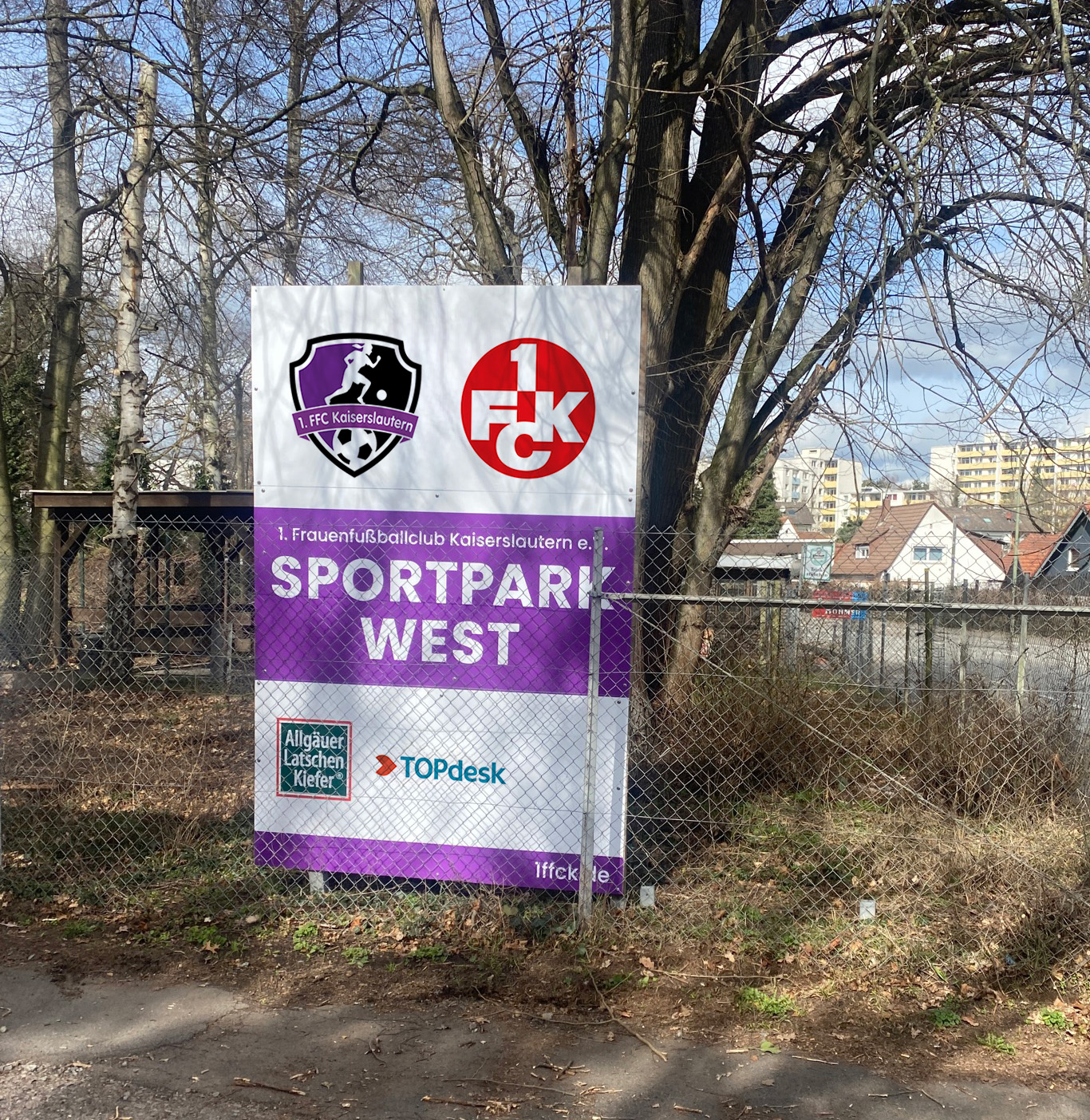 Straßenschild FFC und FCK